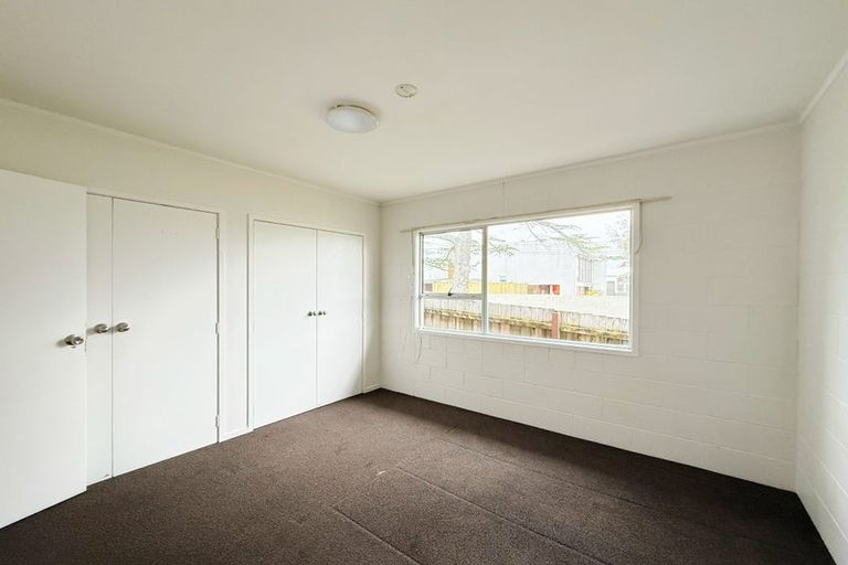 Photo of property in 2/1 Raeben Avenue, Hillcrest, Auckland, 0627