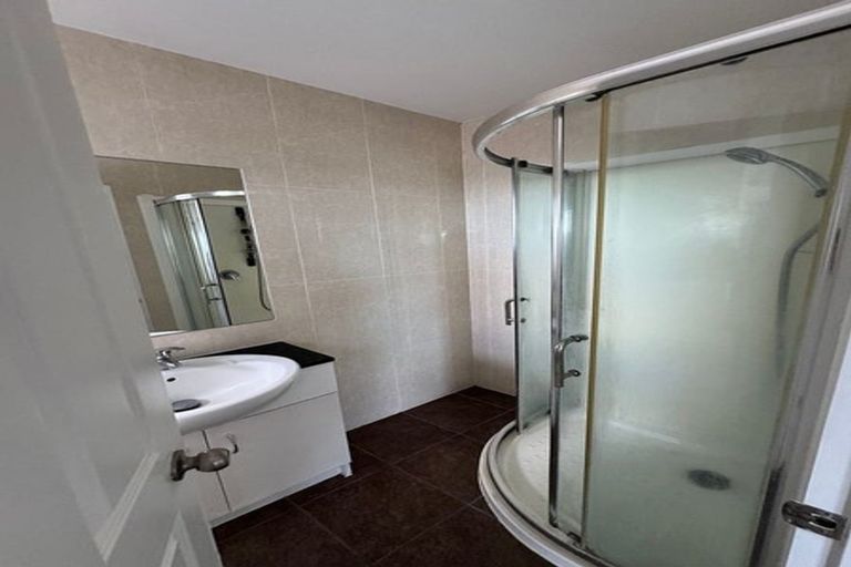 Photo of property in 16 Mangerton Lane, East Tamaki Heights, Auckland, 2016