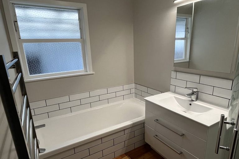 Photo of property in 38 Long Melford Road, Awapuni, Palmerston North, 4412