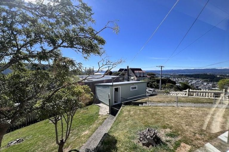 Photo of property in 168 The Ridgeway, Mornington, Wellington, 6021