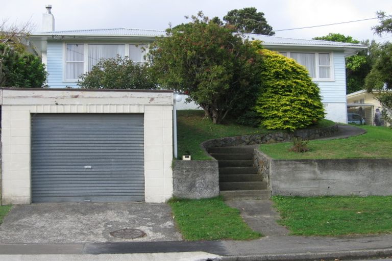 Photo of property in 14 Lynda Avenue, Paparangi, Wellington, 6037