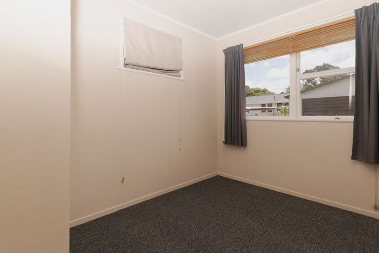 Photo of property in 18 Blue Way, Glendene, Auckland, 0602