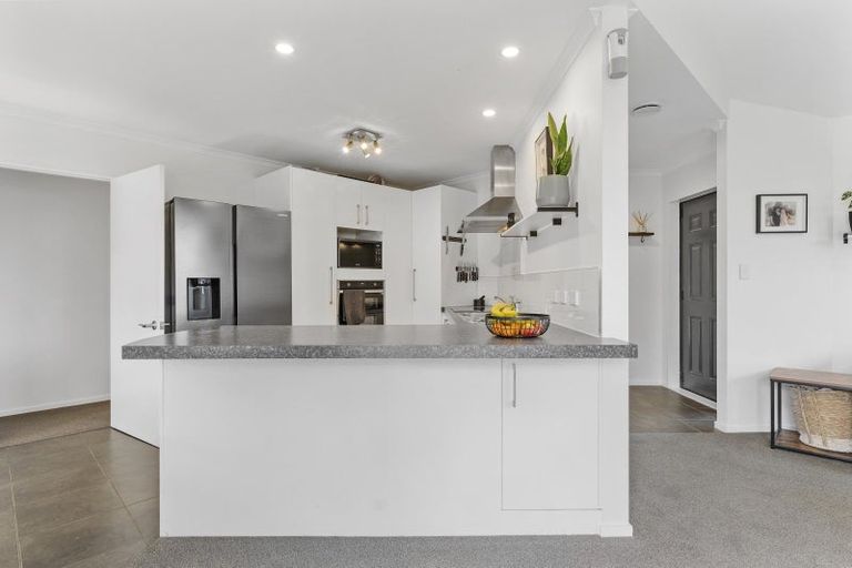 Photo of property in 18 Rosella Drive, Welcome Bay, Tauranga, 3112