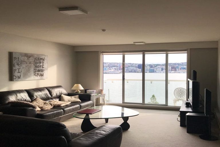 Photo of property in The Capital, 370 Oriental Parade, Oriental Bay, Wellington, 6011