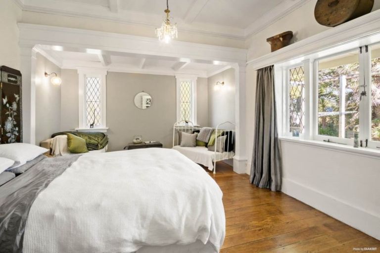 Photo of property in 250 Titirangi Road, Titirangi, Auckland, 0604