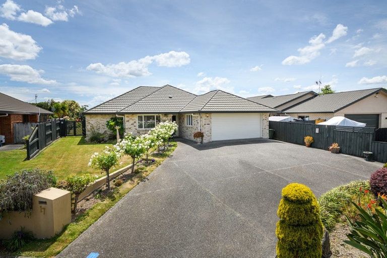 Photo of property in 17 Brookside Close, Highbury, Palmerston North, 4412
