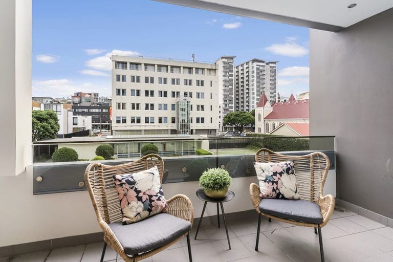 Photo of property in Sanctum Apartment, 10 Ebor Street, Te Aro, Wellington, 6011