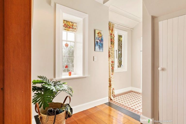 Photo of property in 32 Raroa Road, Kelburn, Wellington, 6012