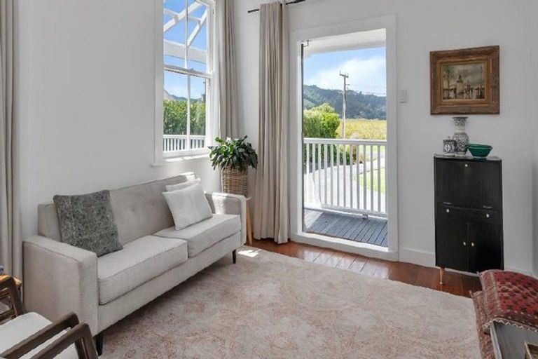 Photo of property in 34 Beach Road, Onerahi, Whangarei, 0110