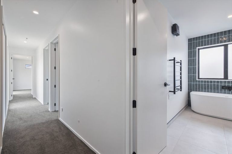 Photo of property in 16 Herridge Street, Woodend, 7691