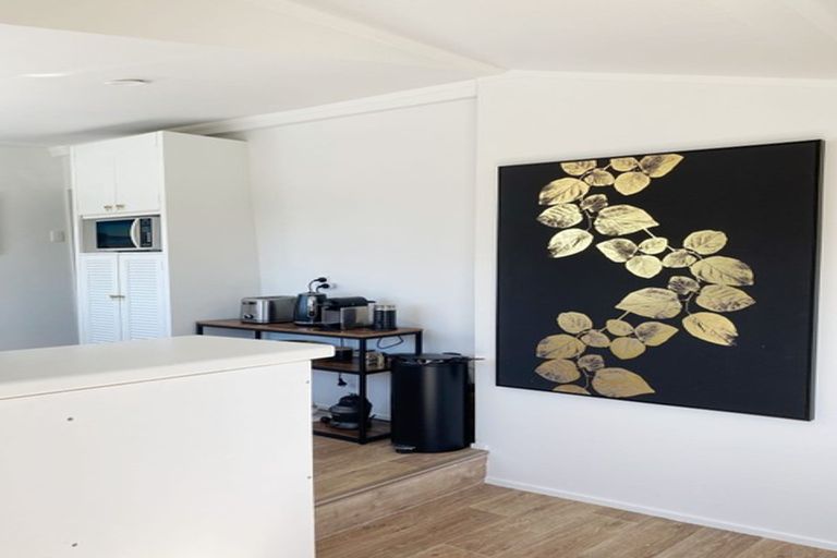 Photo of property in 10 Bay Road, Ostend, Waiheke Island, 1081