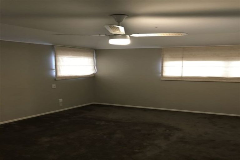 Photo of property in 38 Loloma Drive, Half Moon Bay, Auckland, 2012