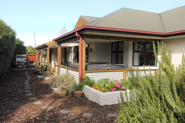 Photo of property in 2 Nautilus Place, Spencerville, Christchurch, 8083