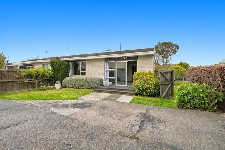 Photo of property in 4/122 Middlepark Road, Sockburn, Christchurch, 8042
