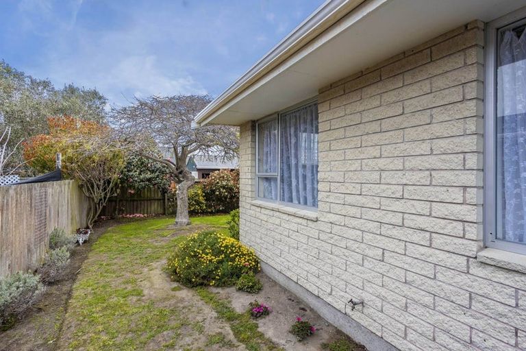 Photo of property in 2/17 Sandra Street, South New Brighton, Christchurch, 8062
