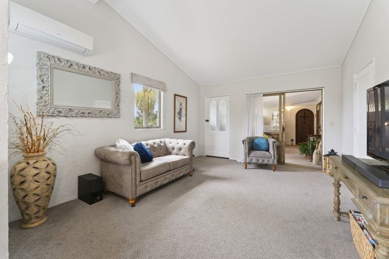 Photo of property in 2 Langton Road, Stanmore Bay, Whangaparaoa, 0932