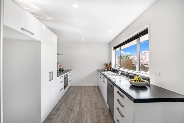 Photo of property in 14 Saint Adela Place, Woolston, Christchurch, 8062