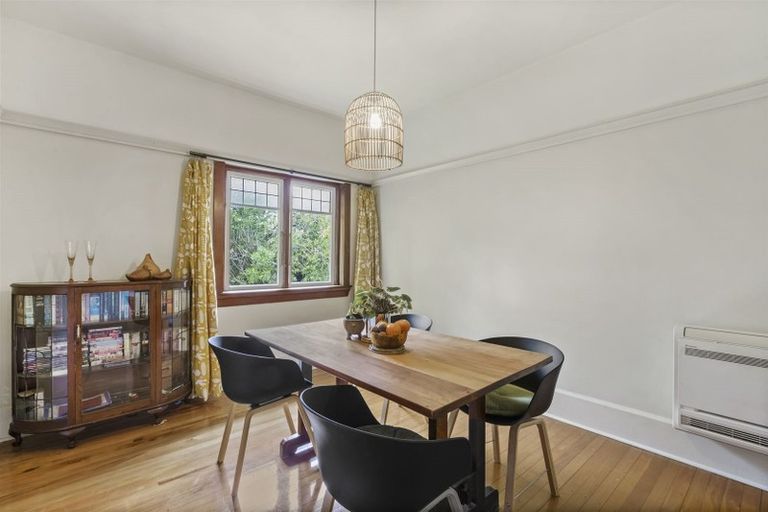 Photo of property in 36 Saint Martins Road, Saint Martins, Christchurch, 8022