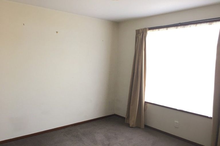 Photo of property in 2/16 Mulberry Place, Redwood, Christchurch, 8051