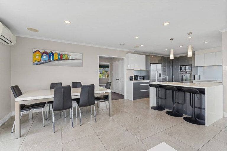 Photo of property in 56 Waldorf Crescent, Orewa, 0931