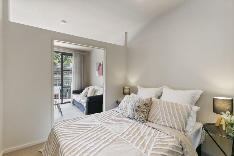 Photo of property in Atrium Towers, 1q/154 The Terrace, Wellington Central, Wellington, 6011