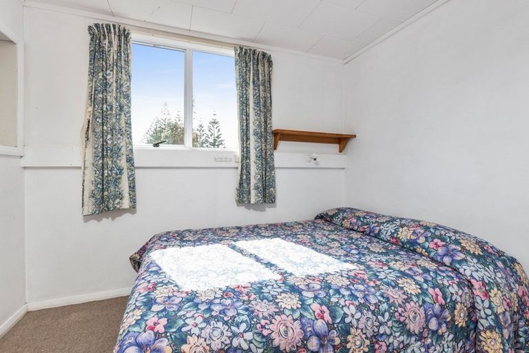 Photo of property in 15 Blue Pacific Parade, Riversdale Beach, Masterton, 5872