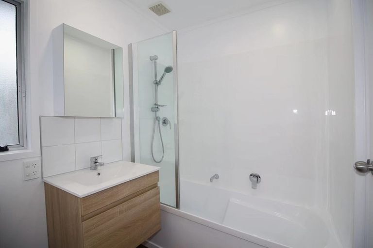 Photo of property in 73 Alabaster Drive, Papatoetoe, Auckland, 2025