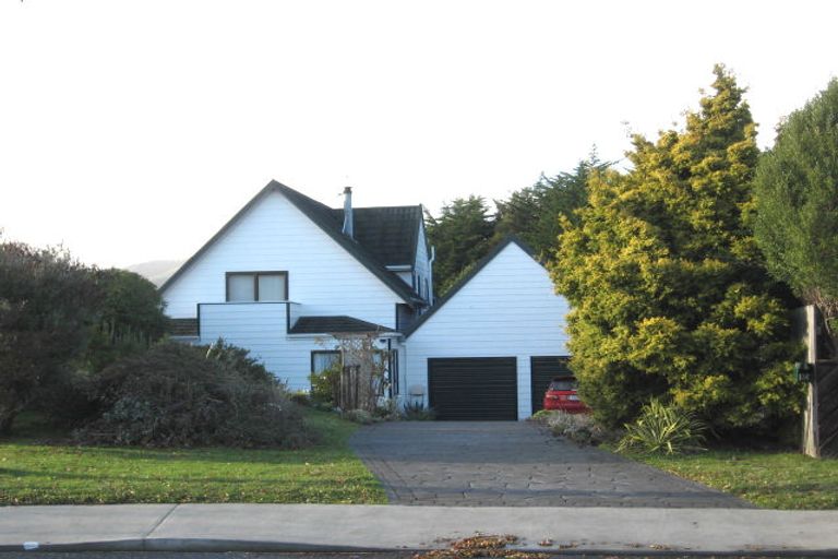 Photo of property in 114 Alexander Road, Raumati Beach, Paraparaumu, 5032