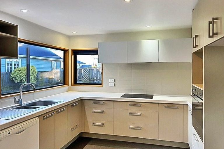 Photo of property in 10a Nikau Place, Riccarton, Christchurch, 8011