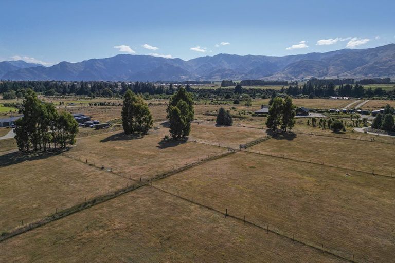Photo of property in 22 Grayburn Lane, Albert Town, Wanaka, 9382