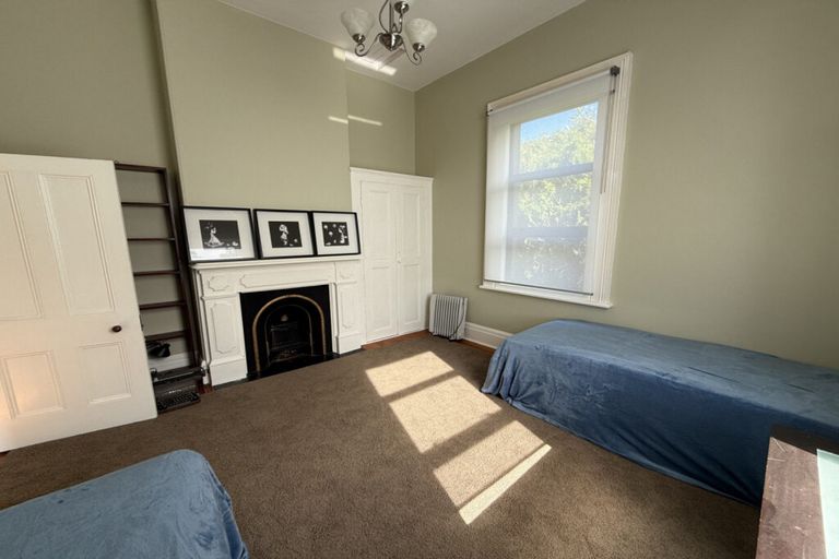 Photo of property in 16 Ascog Road, Ravensbourne, Dunedin, 9022