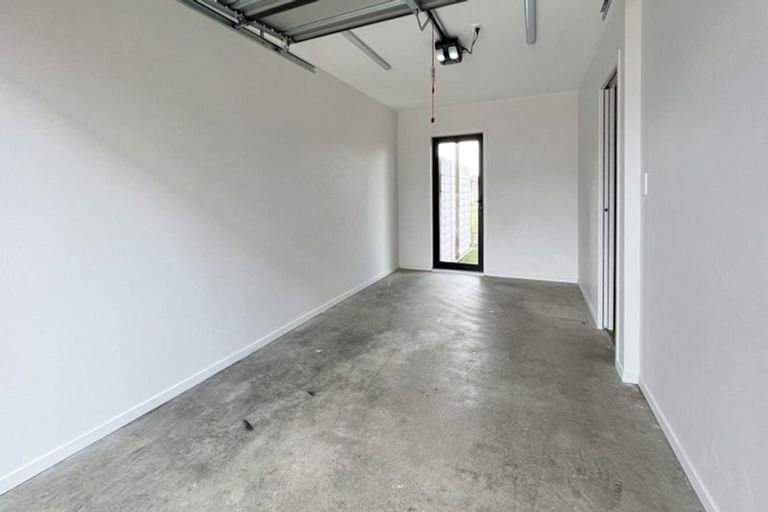 Photo of property in 7/1 Fruitvale Road, New Lynn, Auckland, 0600