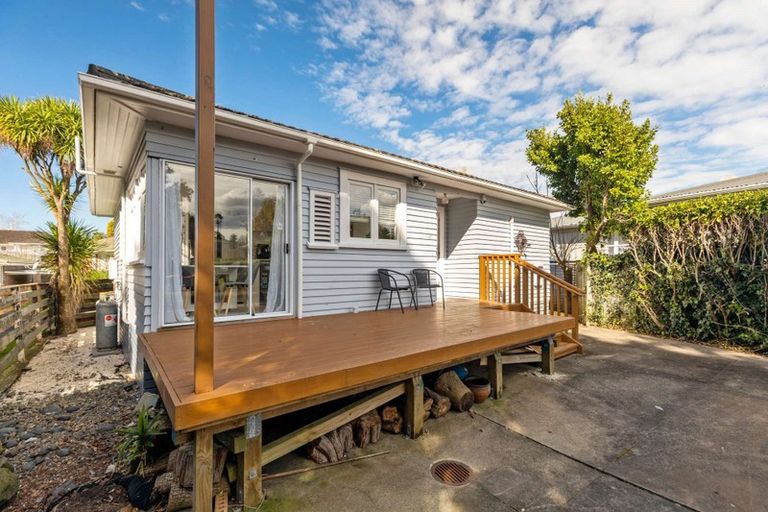 Photo of property in 2/47 Mildmay Road, Henderson, Auckland, 0610