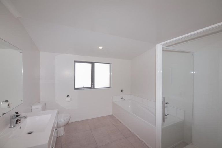 Photo of property in 5 Crompton Avenue, Churton Park, Wellington, 6037