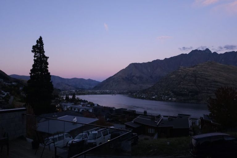 Photo of property in St Andrews Park, 16-18 Saint Peters Place, Queenstown, 9300