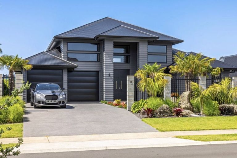 Photo of property in 13 Awatea Drive, Whitianga, 3510