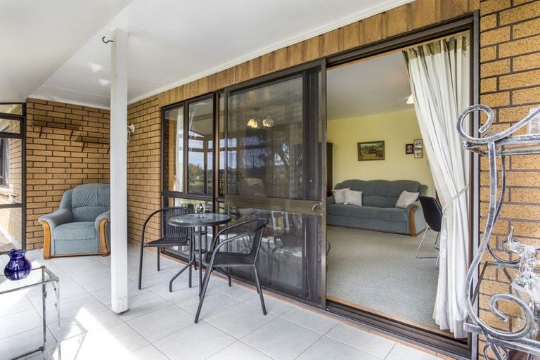 Photo of property in 11 Pengelly Place, Parakai, 0830