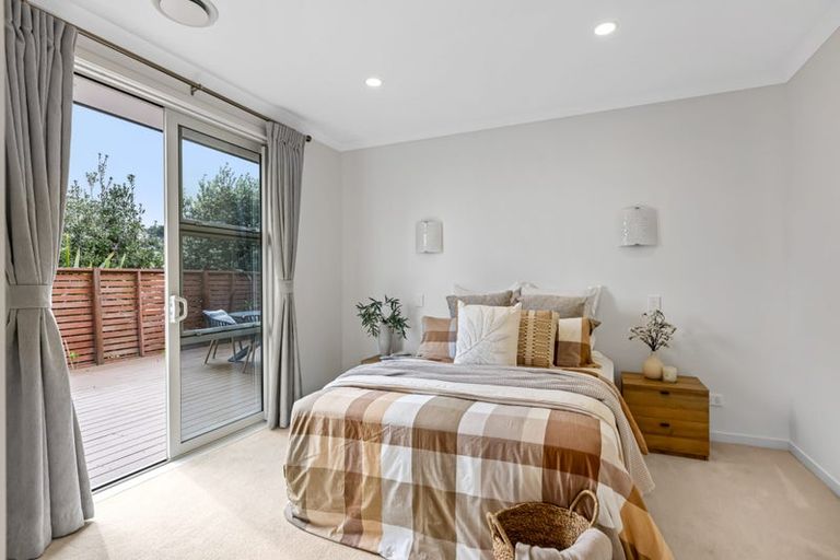 Photo of property in 11 Ian Gordon Lane, Orewa, 0931