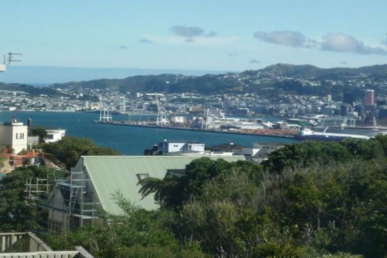 Photo of property in 18 Lakshmi Place, Khandallah, Wellington, 6035