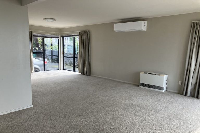 Photo of property in 1/6 Duncansby Road, Stanmore Bay, Whangaparaoa, 0932