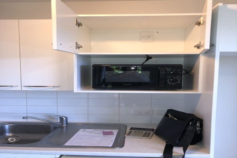 Photo of property in 2/39 Bayview Road, Bayview, Auckland, 0629