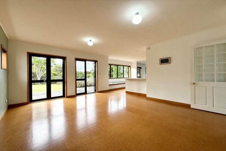 Photo of property in 42 Roland Road, Greenhithe, Auckland, 0632