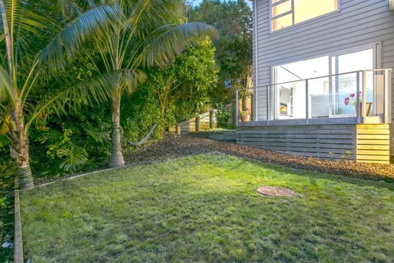 Photo of property in 9a Heathcote Road, Castor Bay, Auckland, 0620