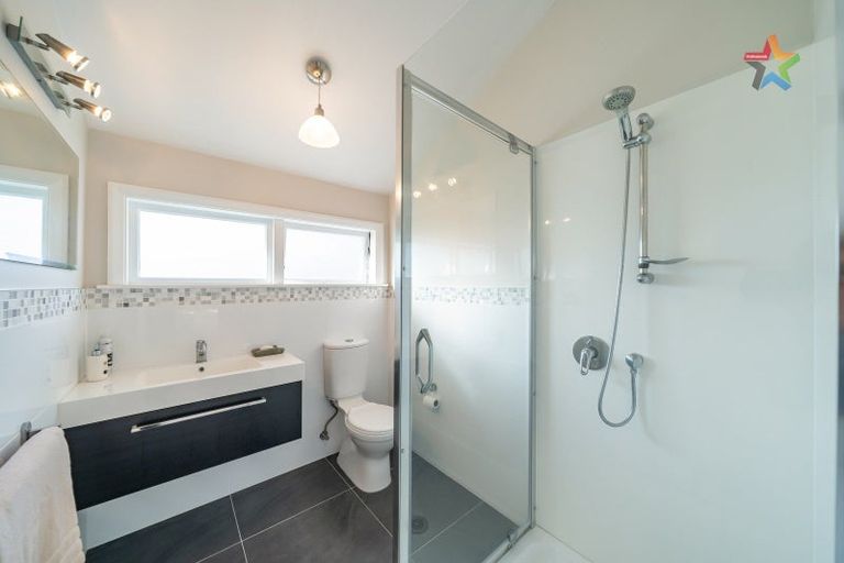 Photo of property in 27 Hinau Street, Woburn, Lower Hutt, 5010