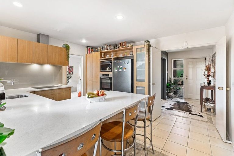 Photo of property in 8 Toledo Avenue, Henderson, Auckland, 0612