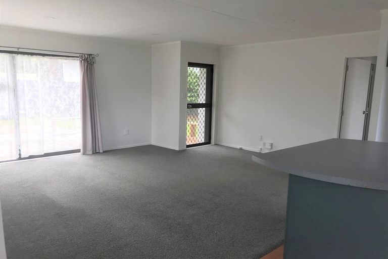 Photo of property in 124 Moire Road, West Harbour, Auckland, 0618