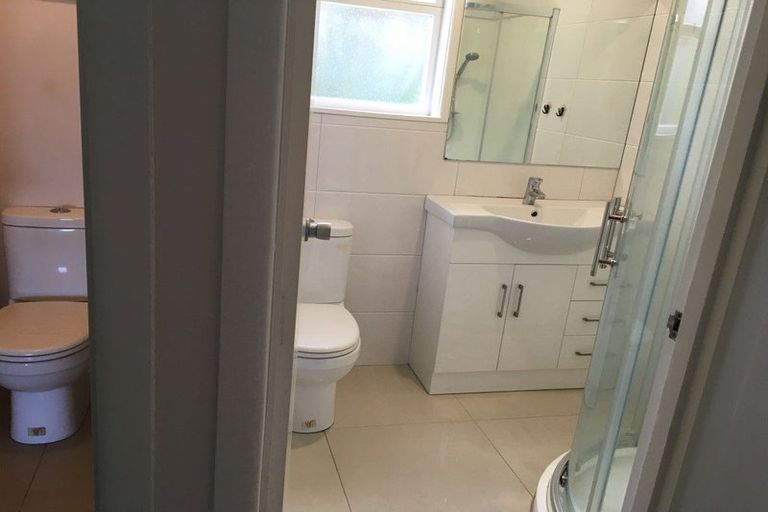 Photo of property in 1/34 Sycamore Drive, Sunnynook, Auckland, 0620