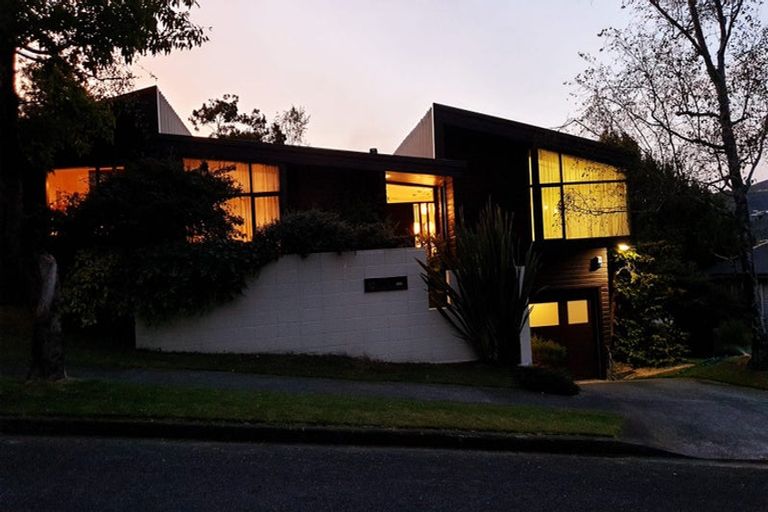 Photo of property in 12 Volkner Grove, Waterloo, Lower Hutt, 5011