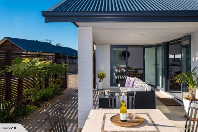 Photo of property in 5 Whitby Close, Waikawa, Picton, 7220