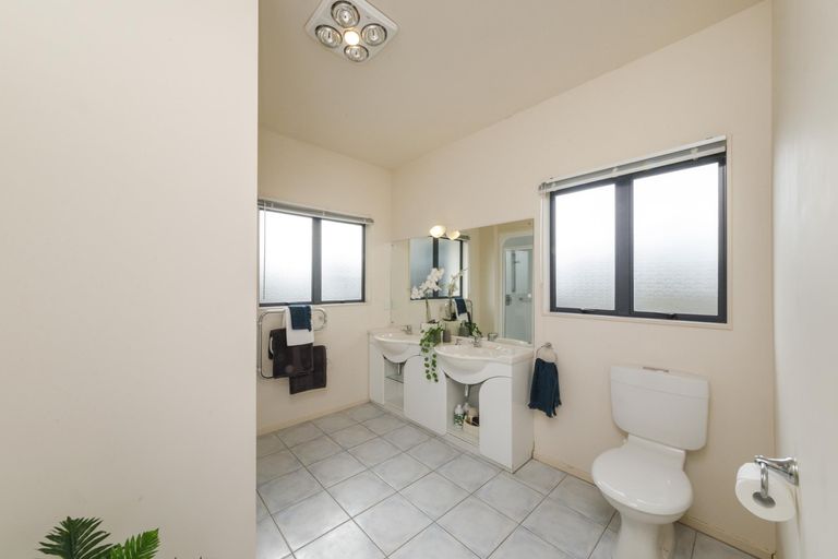 Photo of property in 21 Washington Parade, Milson, Palmerston North, 4414